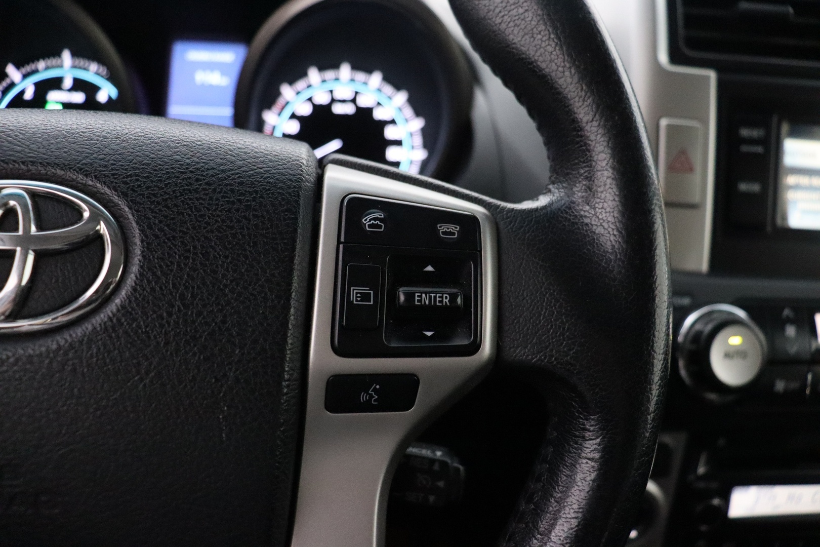 TOYOTA Land Cruiser 2013