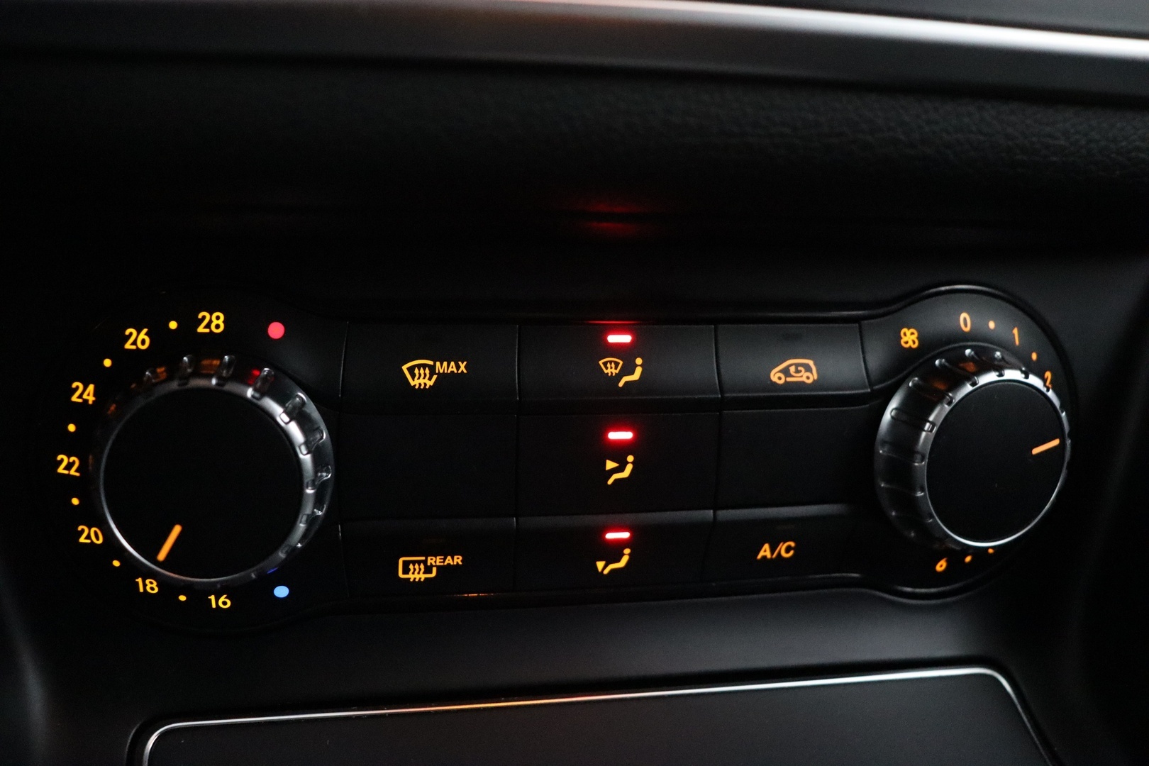 MERCEDES-BENZ CLA 2016