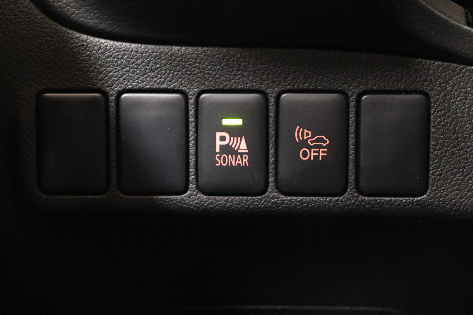 MITSUBISHI Outlander PHEV 2016