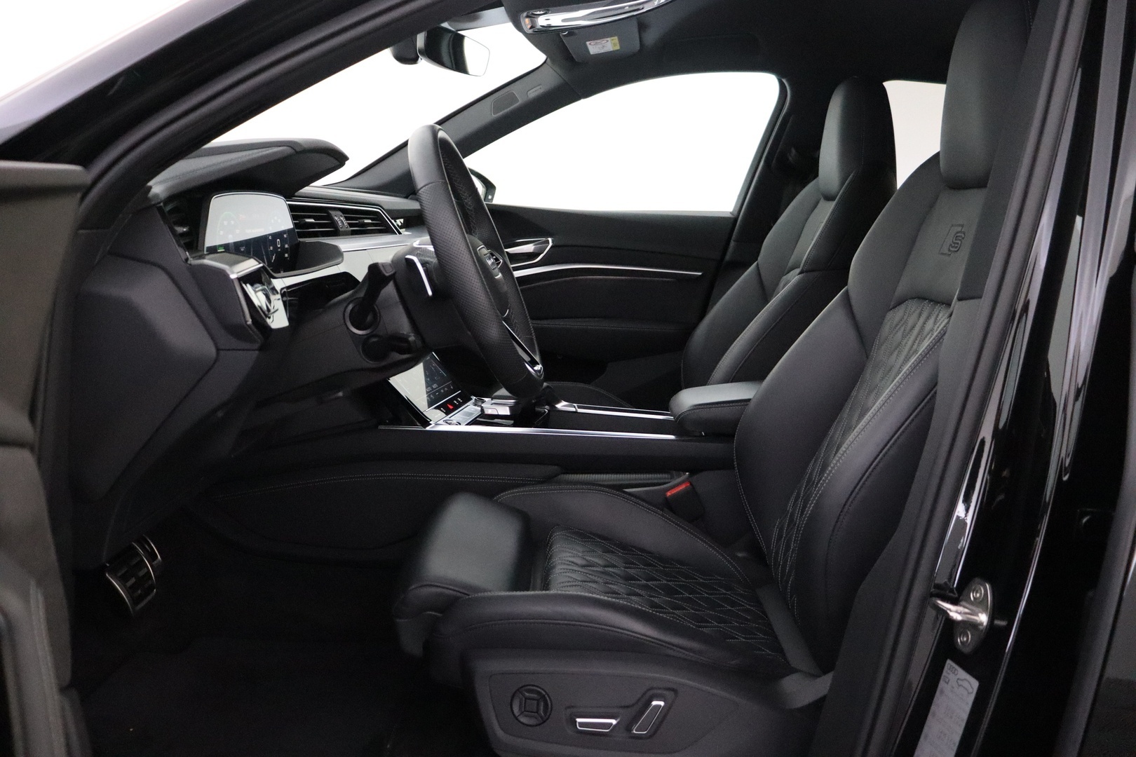 AUDI Q8 e-tron 2024