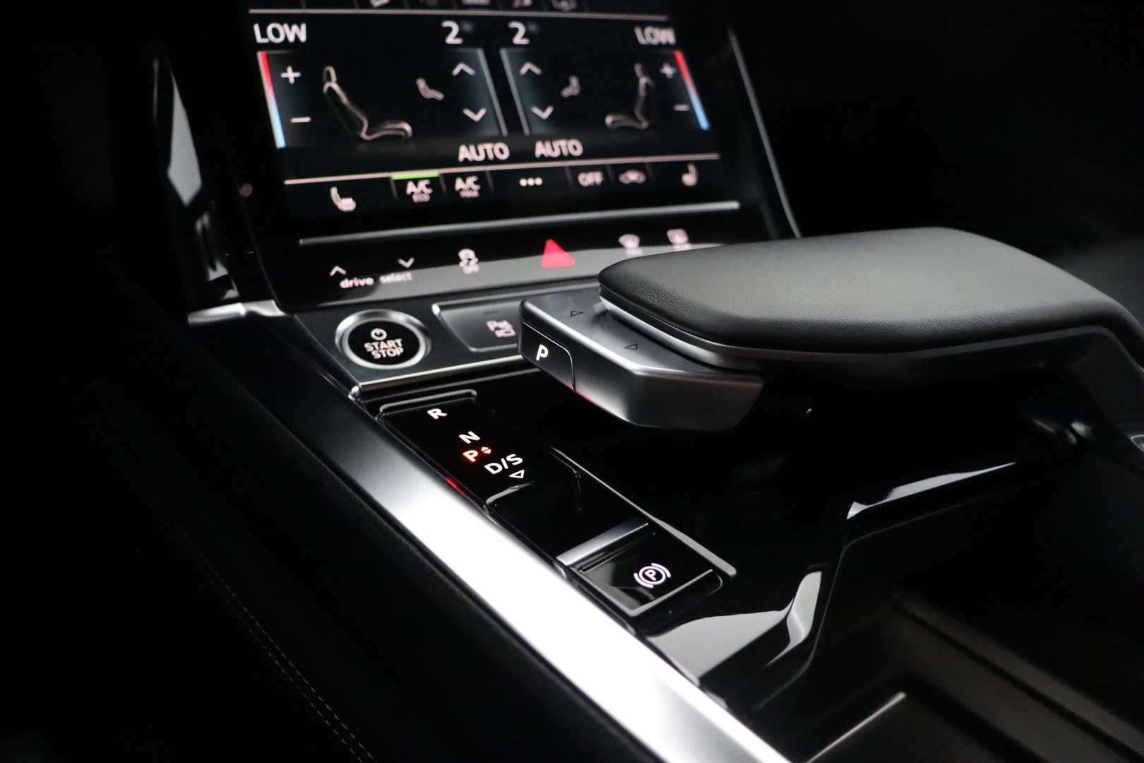 AUDI Q8 e-tron 2024