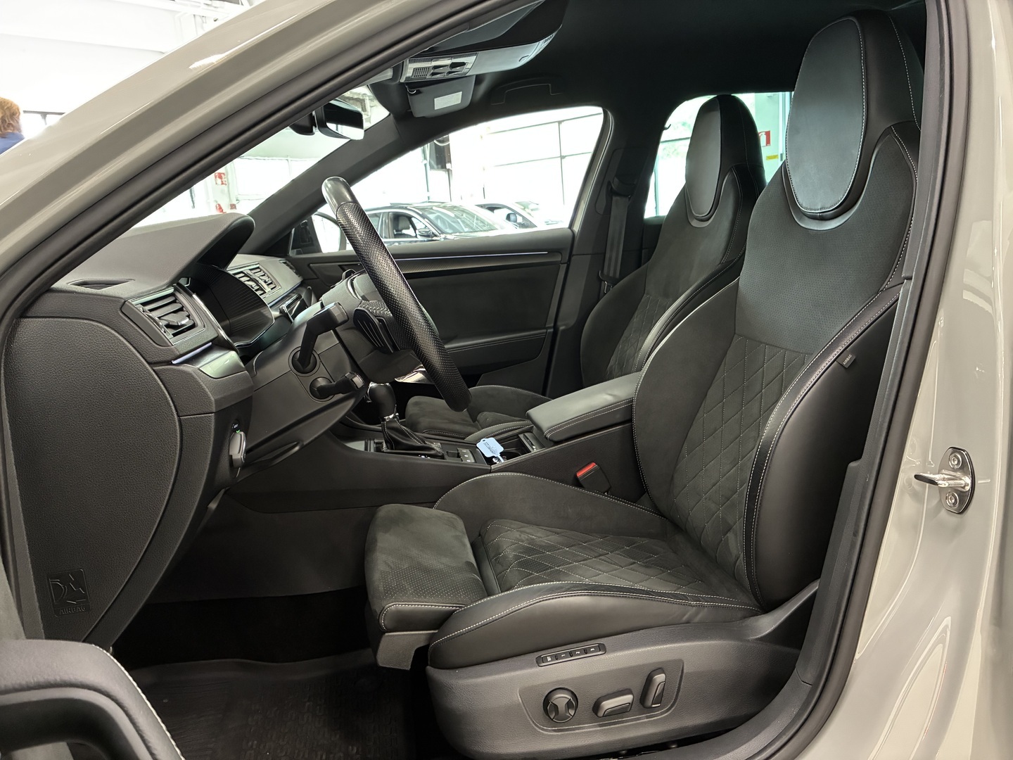 SKODA Superb 2024