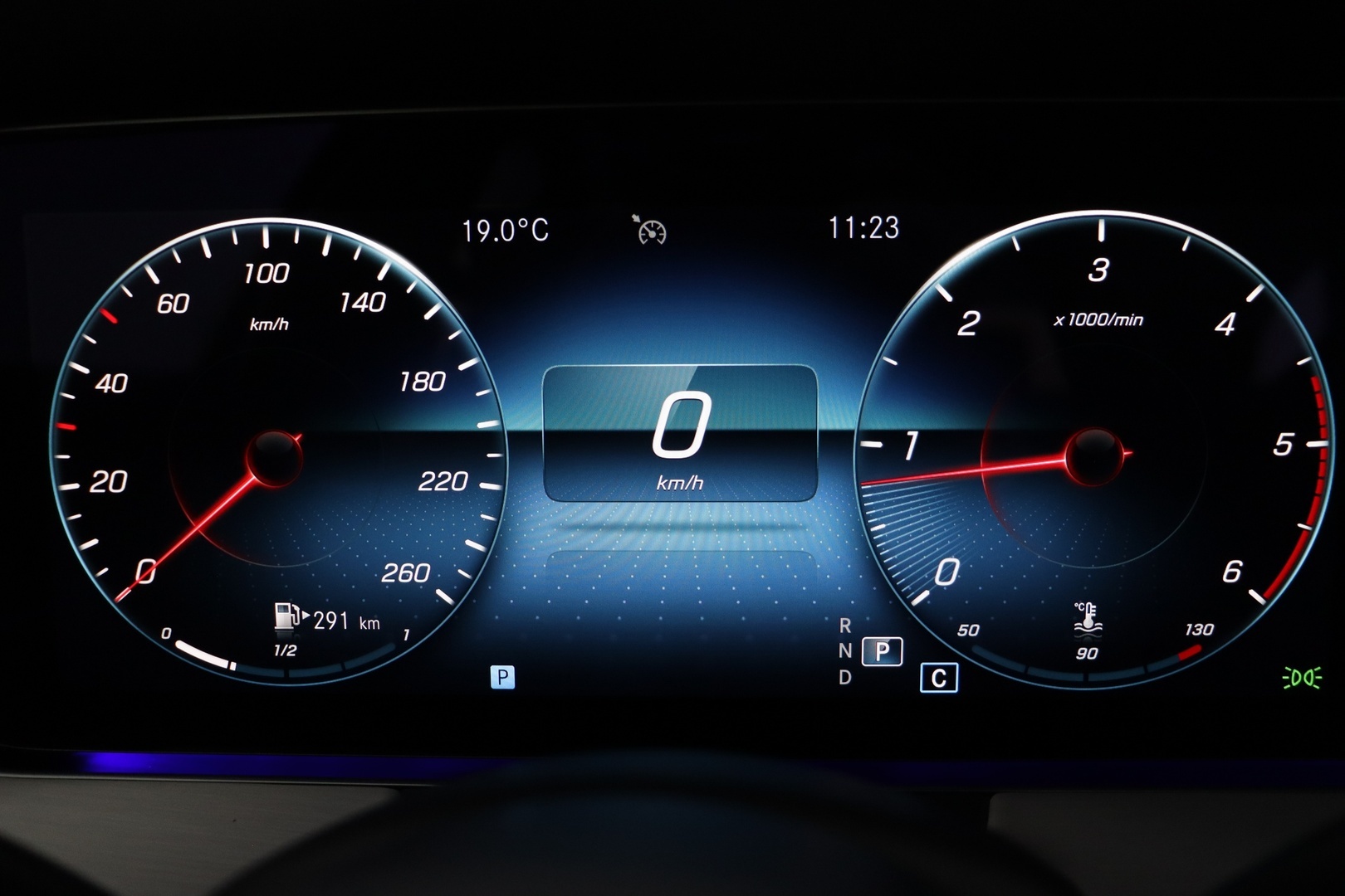 MERCEDES-BENZ E 2021