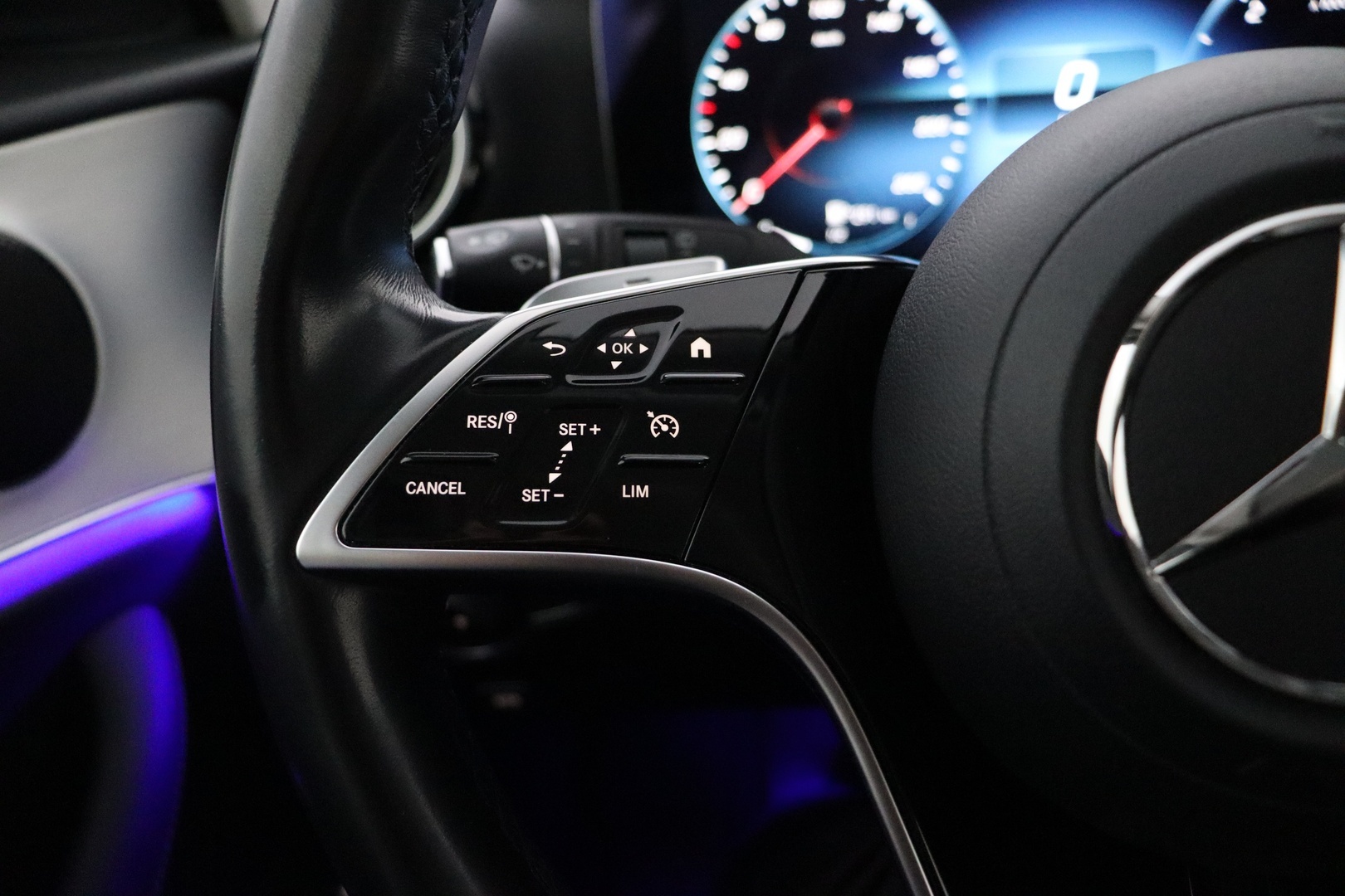 MERCEDES-BENZ E 2021