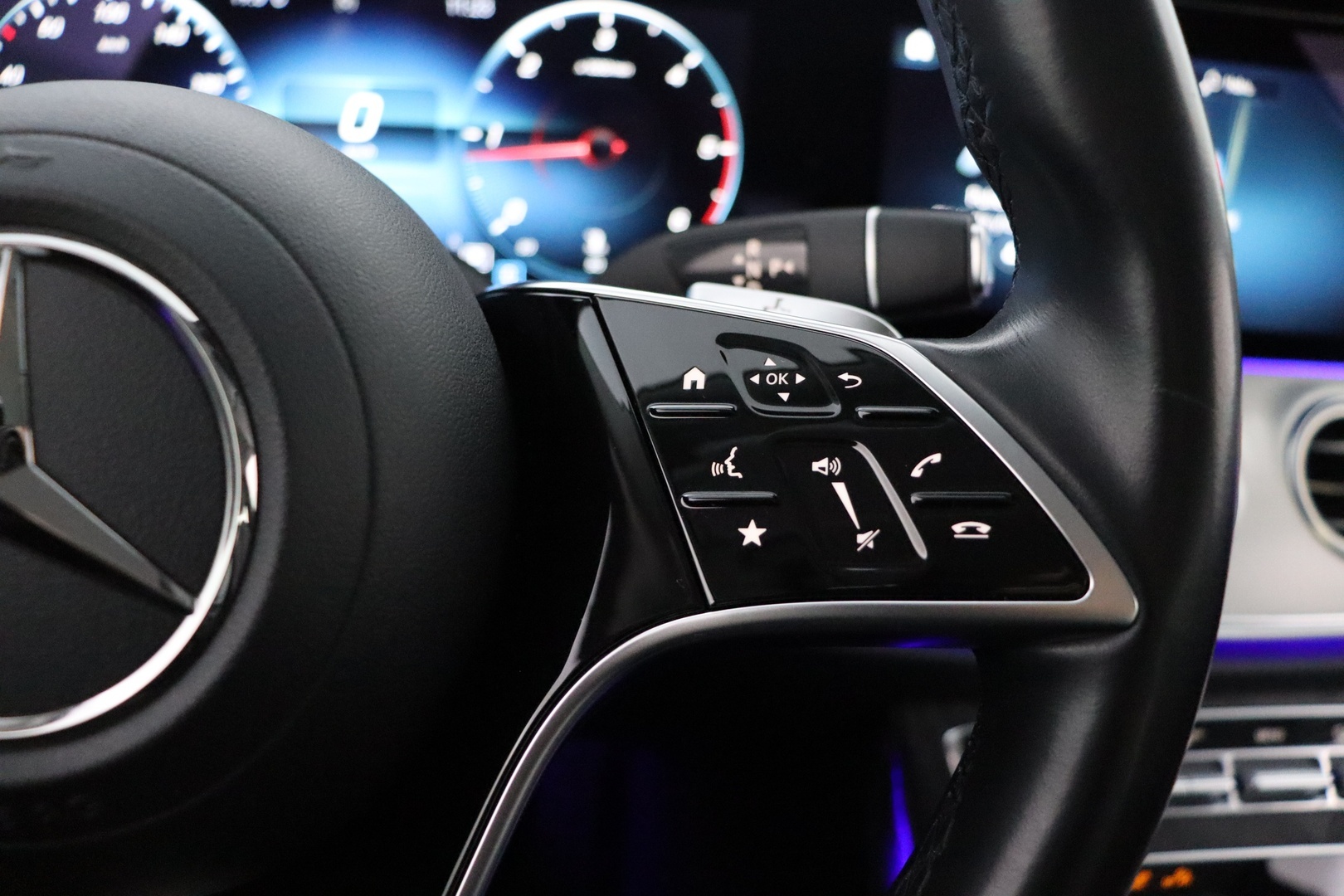 MERCEDES-BENZ E 2021