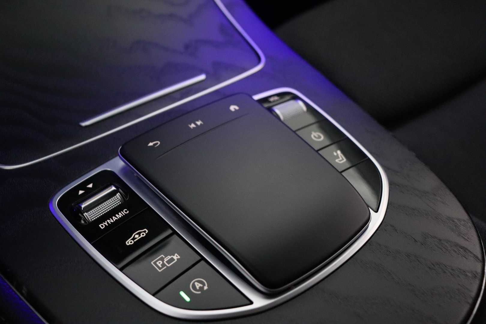 MERCEDES-BENZ E 2021