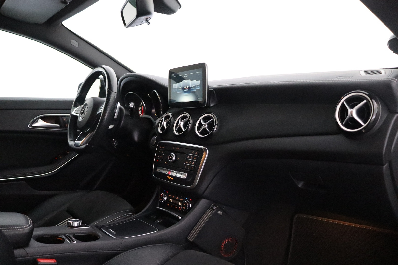 MERCEDES-BENZ CLA 2018
