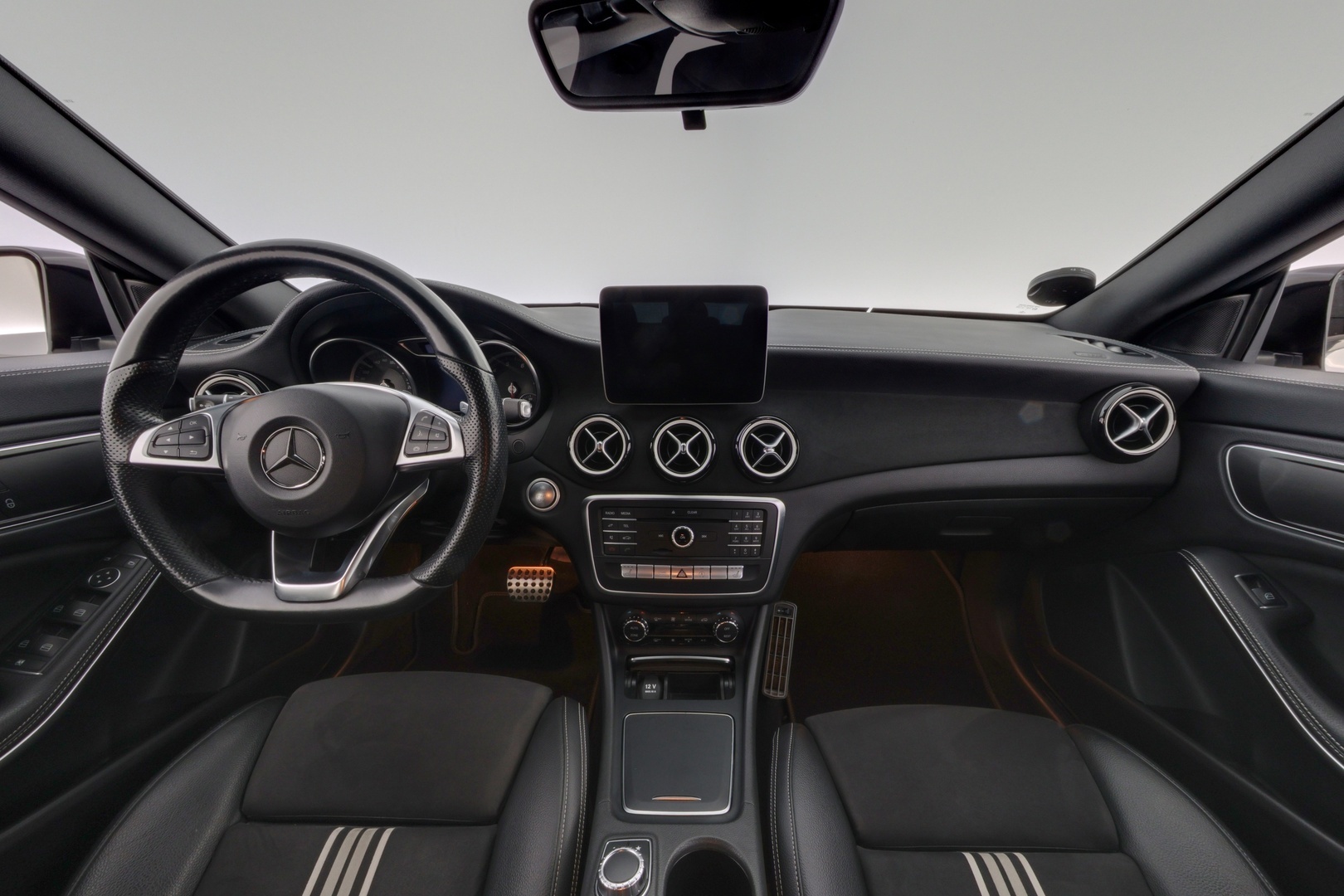 MERCEDES-BENZ CLA 2018
