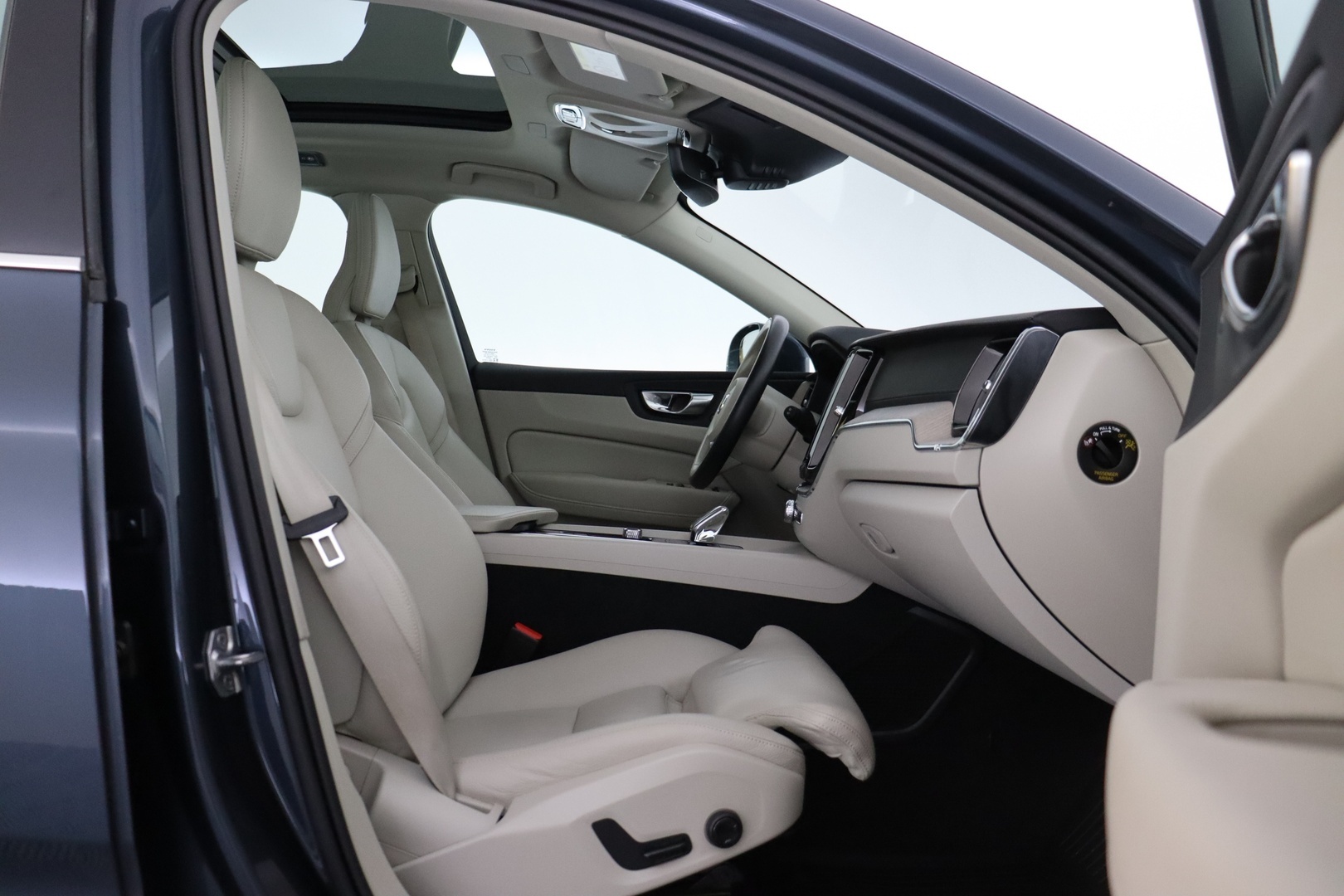 VOLVO XC60 2021