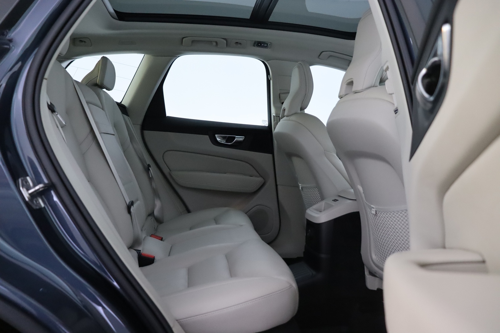 VOLVO XC60 2021