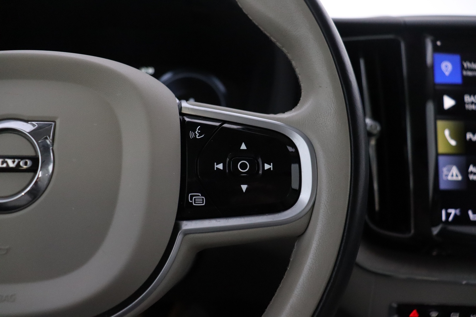 VOLVO XC60 2021