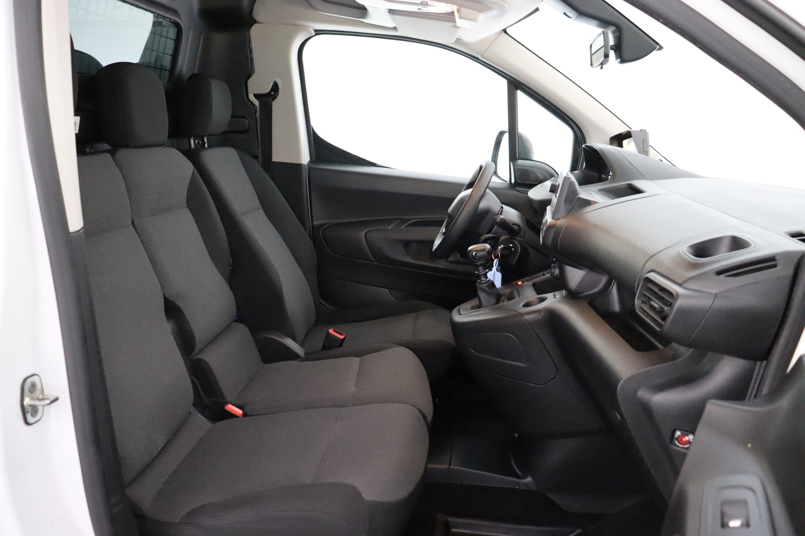 PEUGEOT Partner 2023