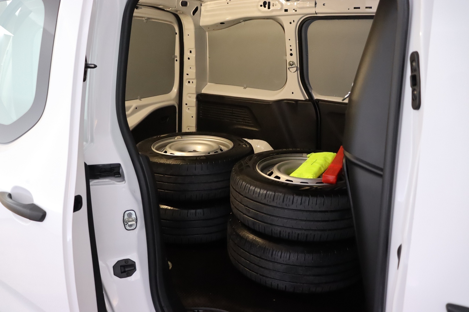 PEUGEOT Partner 2023