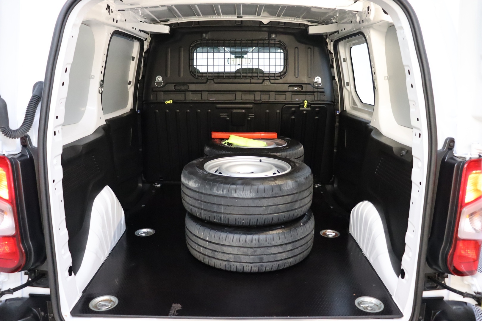 PEUGEOT Partner 2023