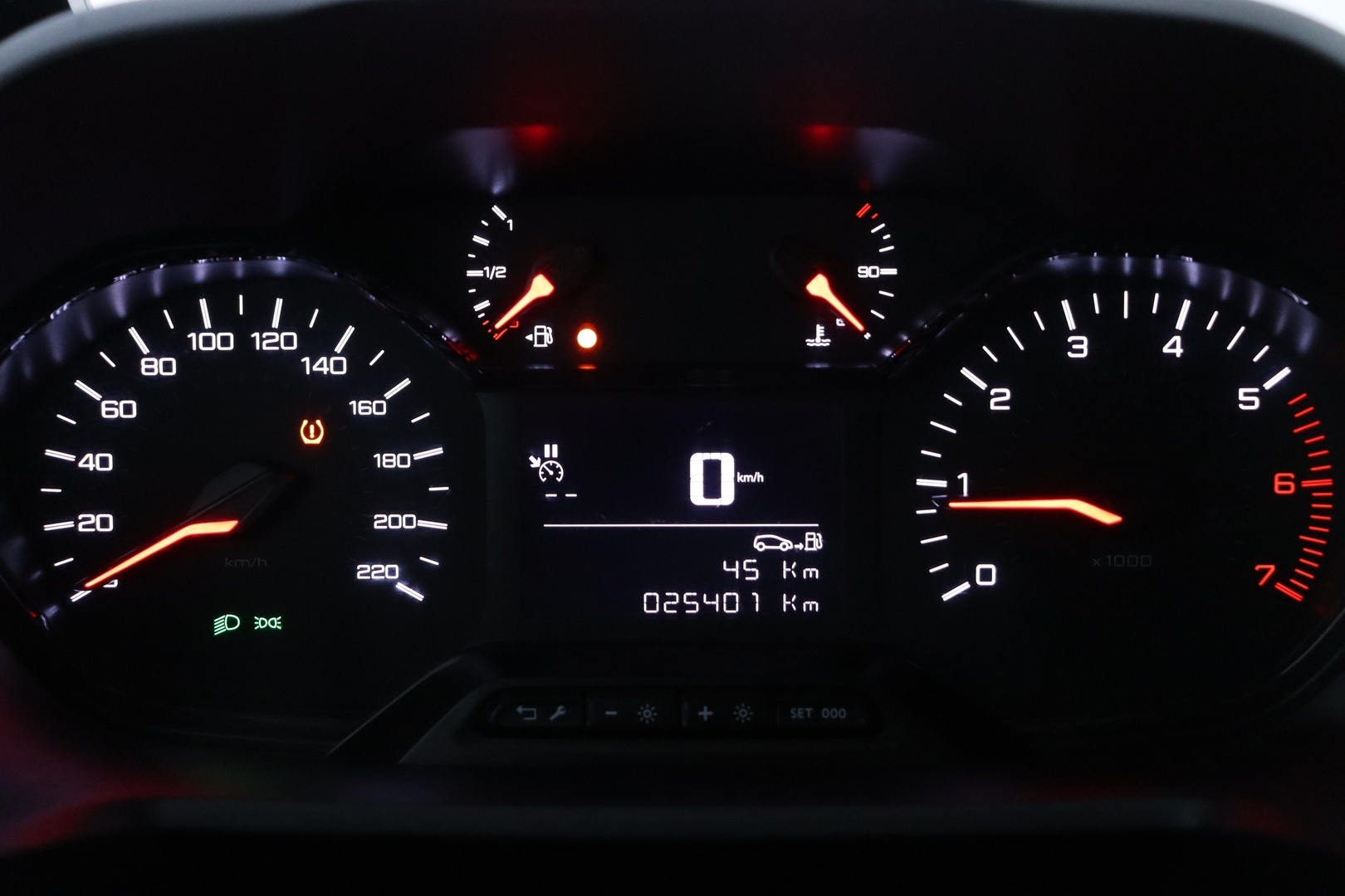 PEUGEOT Partner 2023