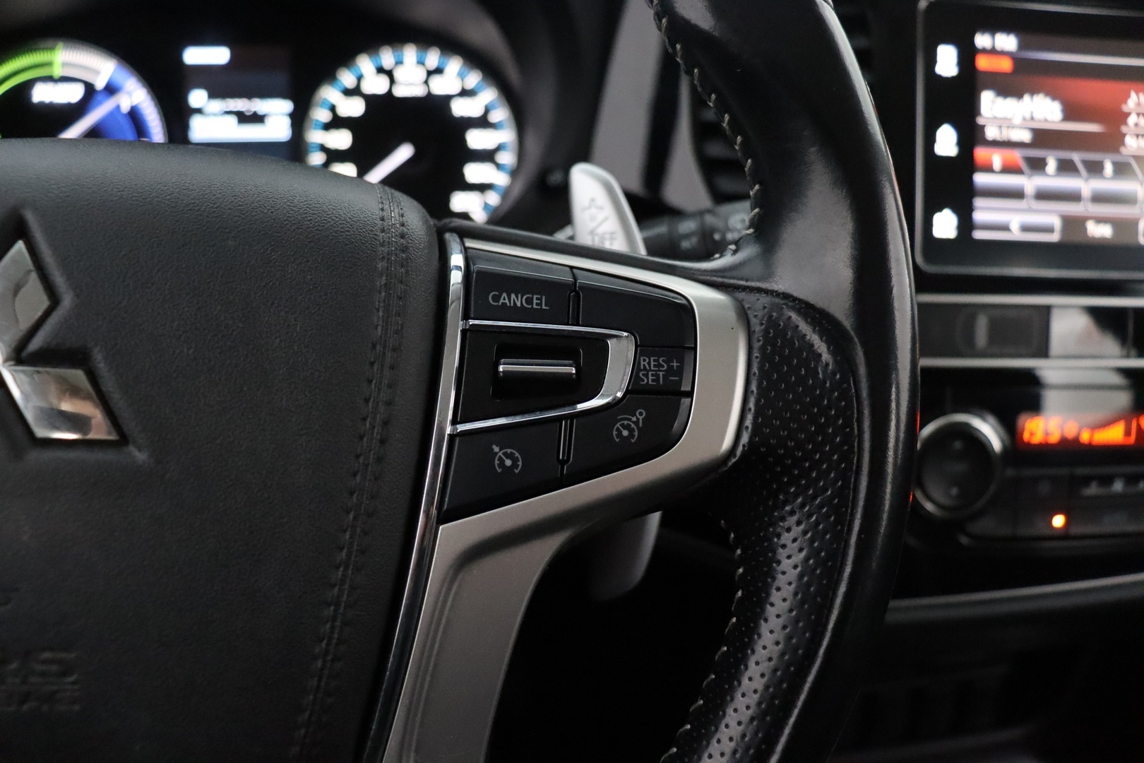 MITSUBISHI OUTLANDER PHEV 2019