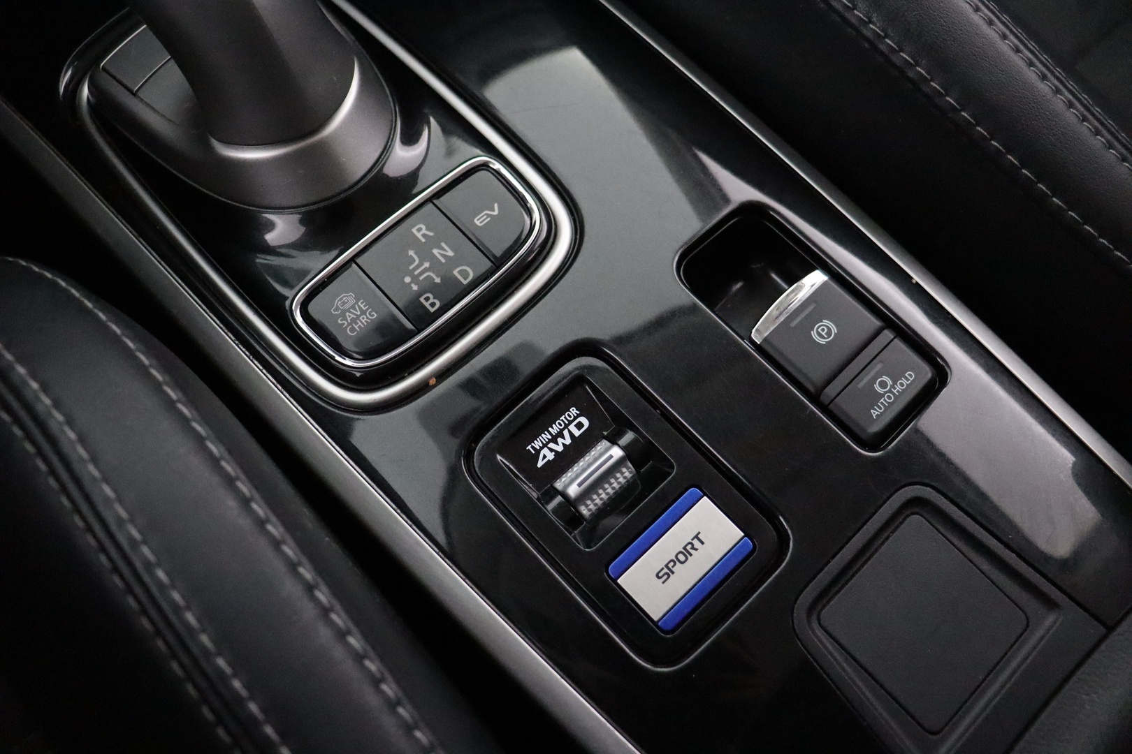 MITSUBISHI OUTLANDER PHEV 2019