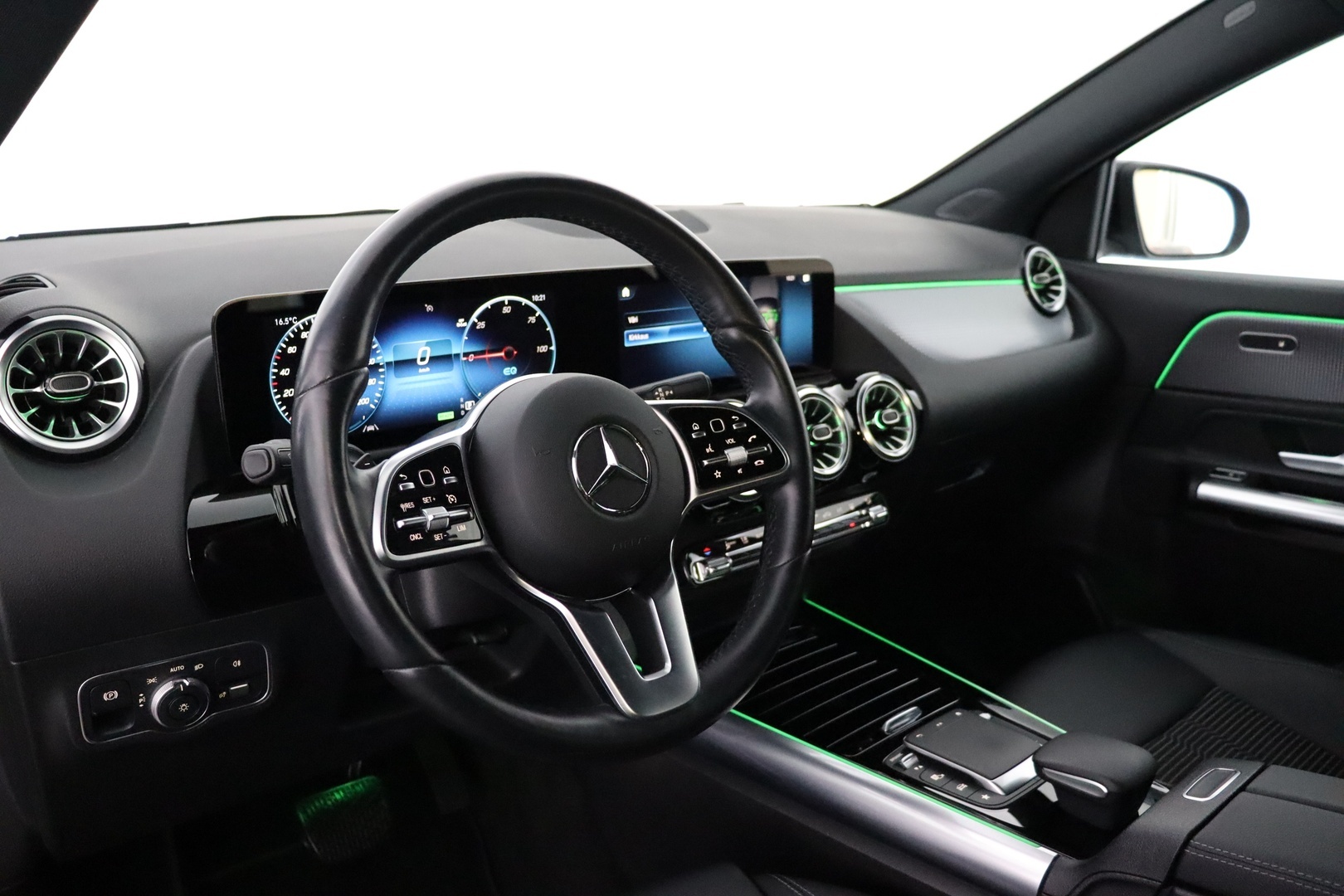 MERCEDES-BENZ EQA 2023