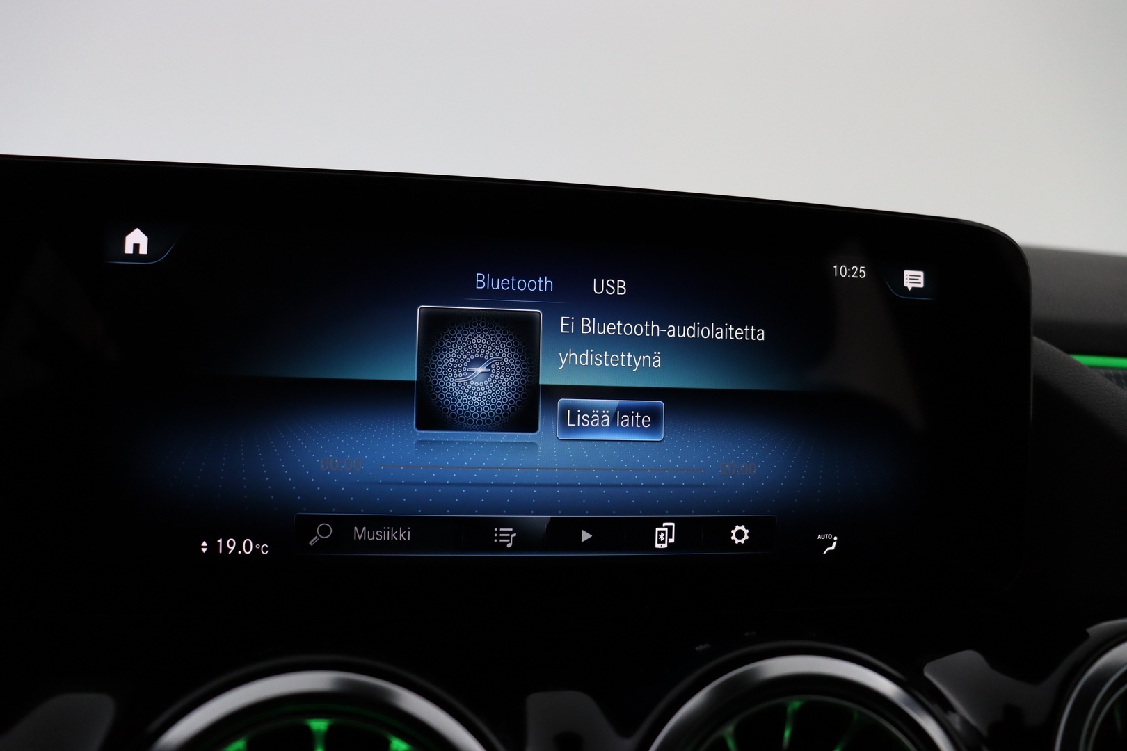 MERCEDES-BENZ EQA 2023