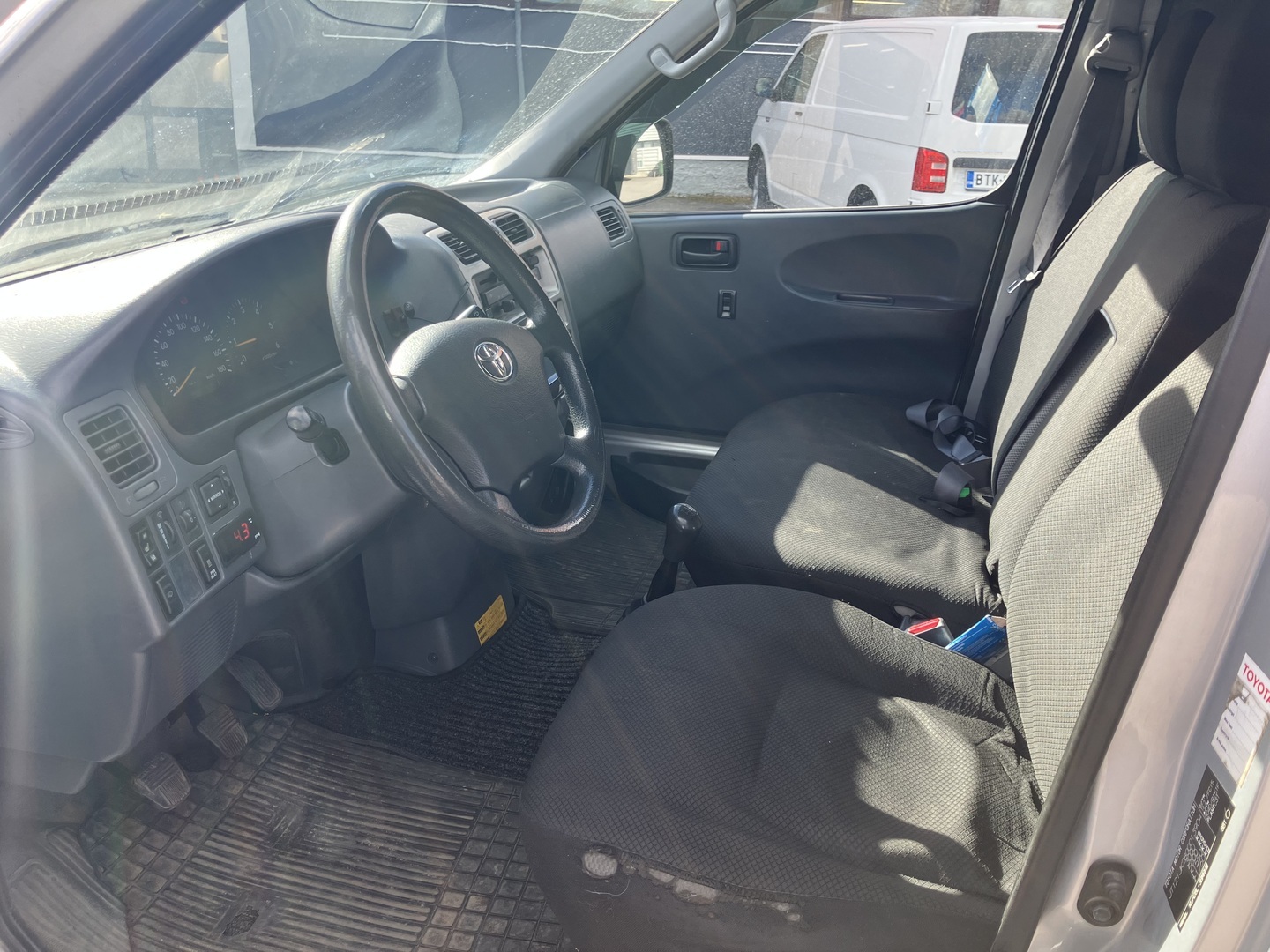 TOYOTA Hiace 2007