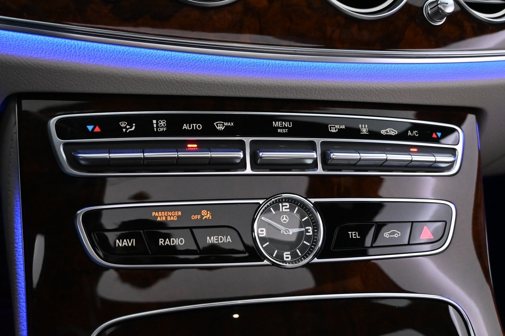 MERCEDES-BENZ E 2019