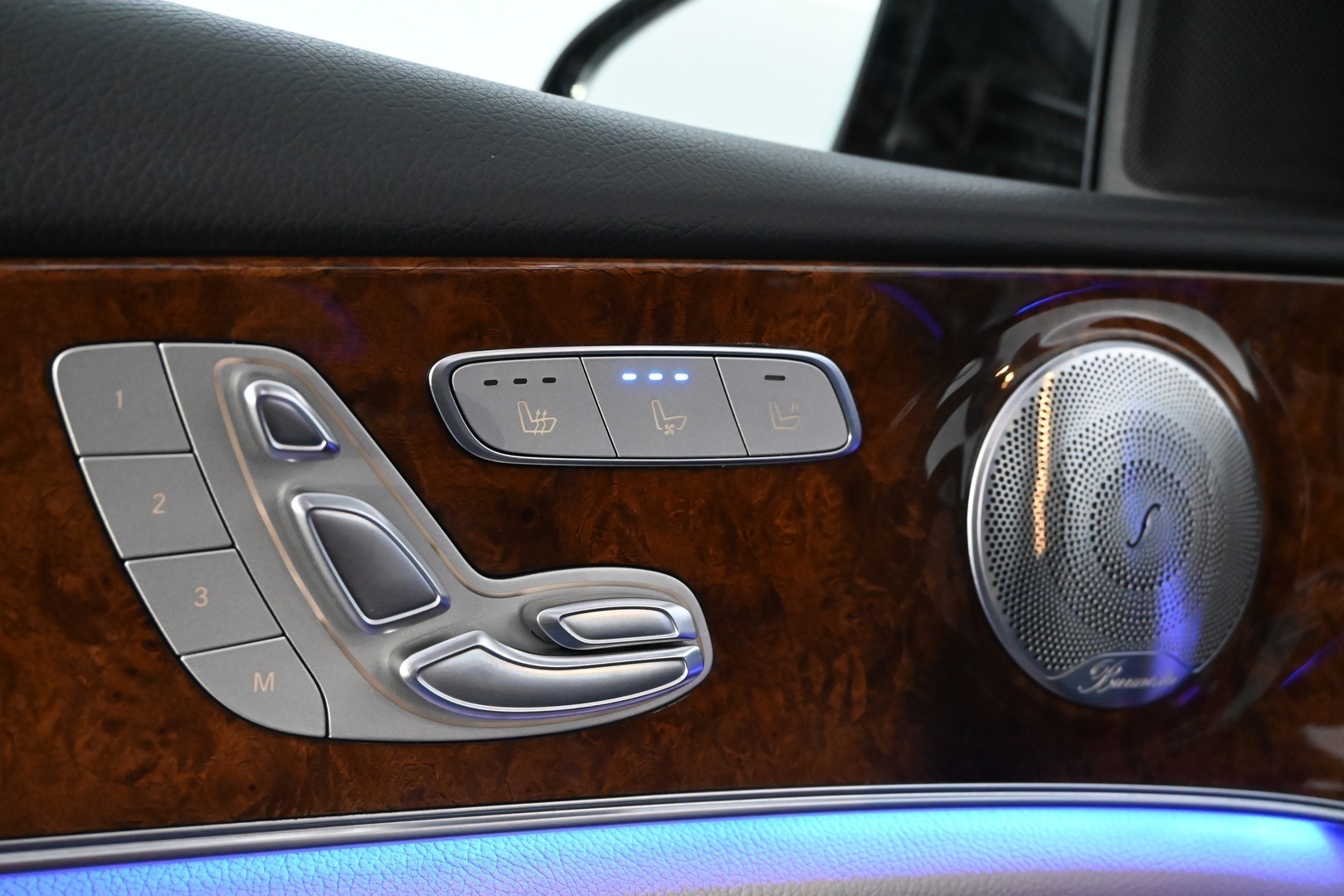 MERCEDES-BENZ E 2019