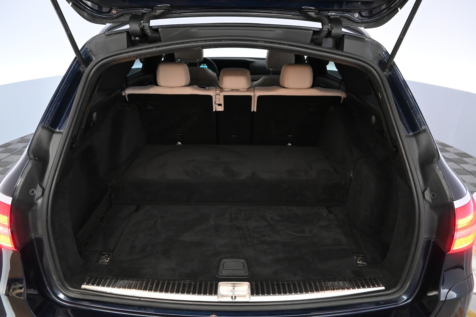 MERCEDES-BENZ E 2019