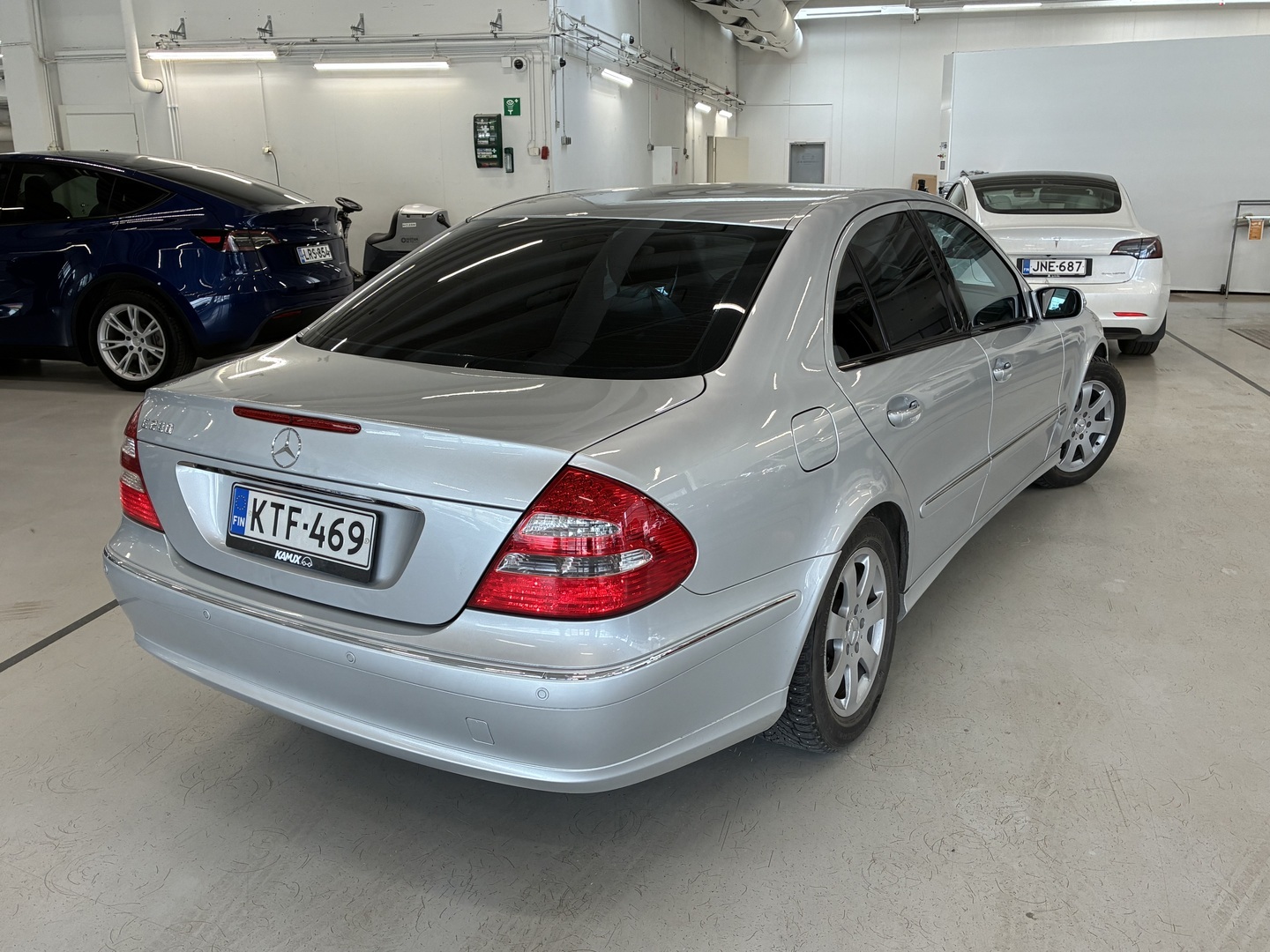 MERCEDES-BENZ E 2006