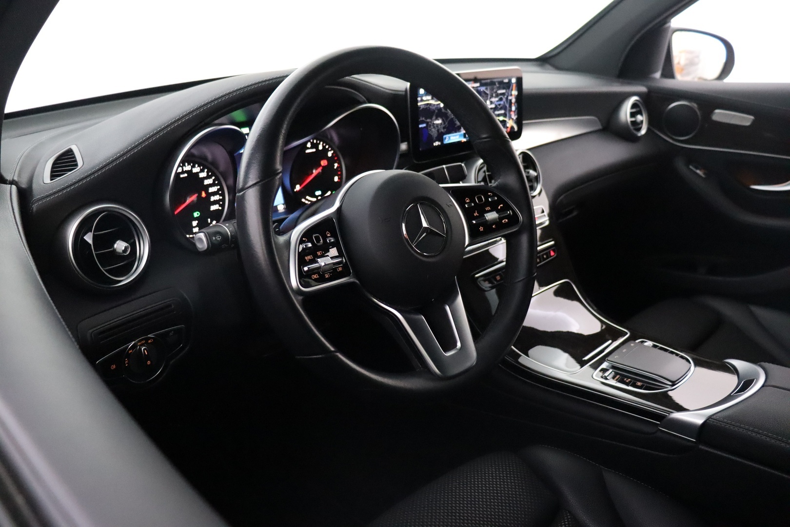 MERCEDES-BENZ GLC 2021