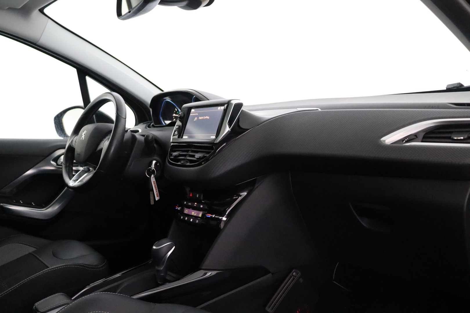 PEUGEOT 2008 2018