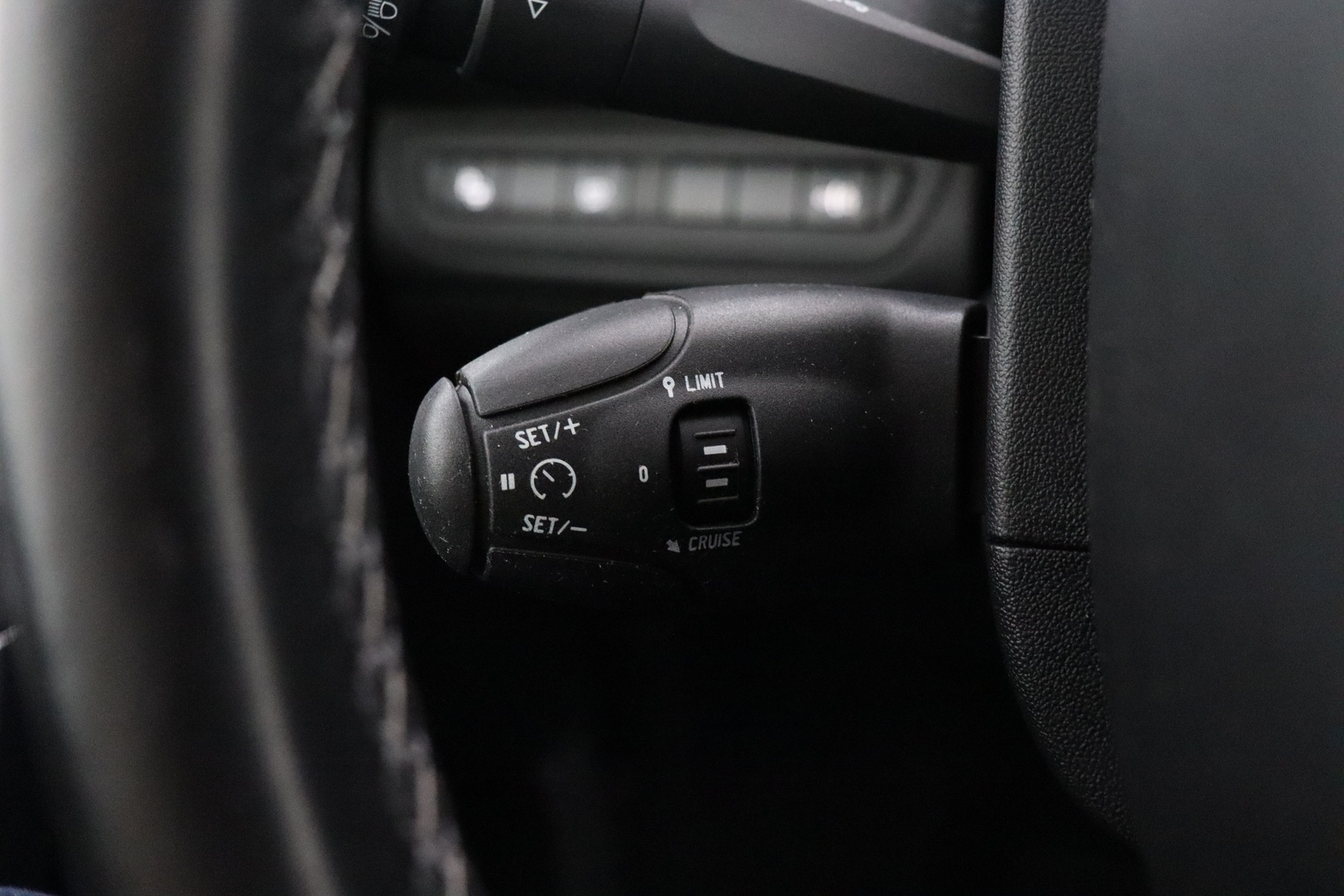 PEUGEOT 2008 2018