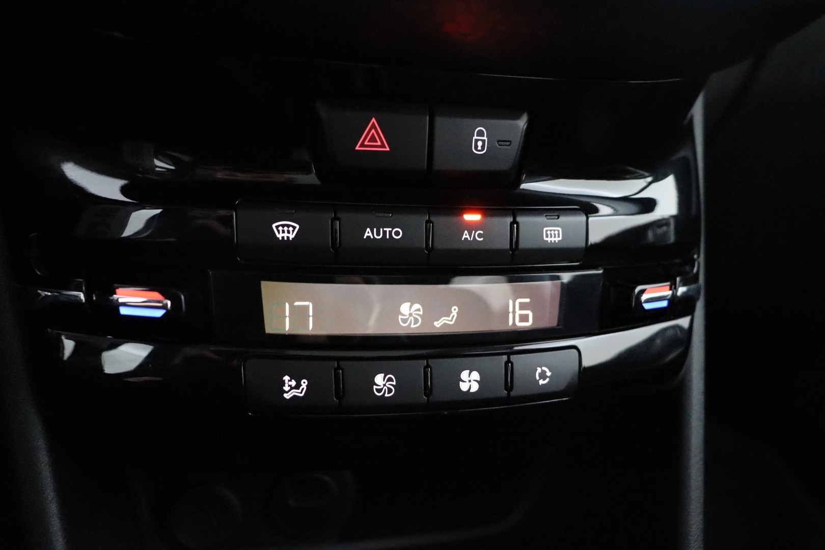 PEUGEOT 2008 2018