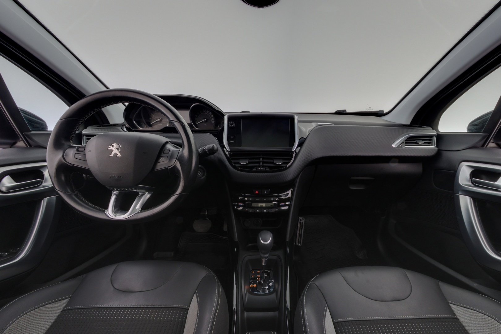 PEUGEOT 2008 2018