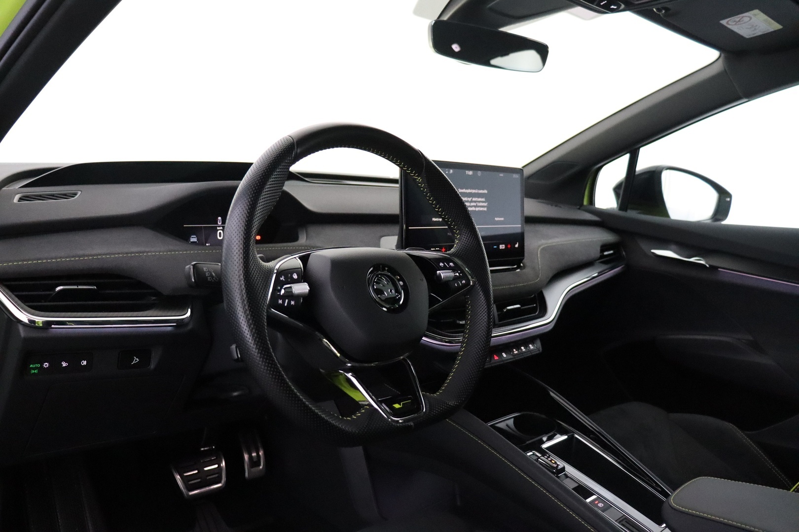SKODA Enyaq 2025