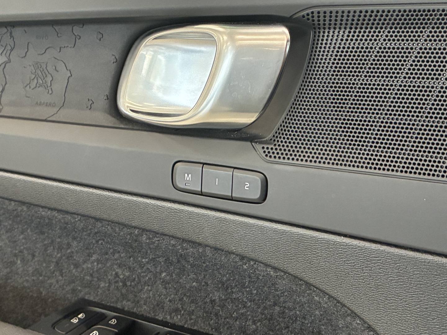 VOLVO C40 2024