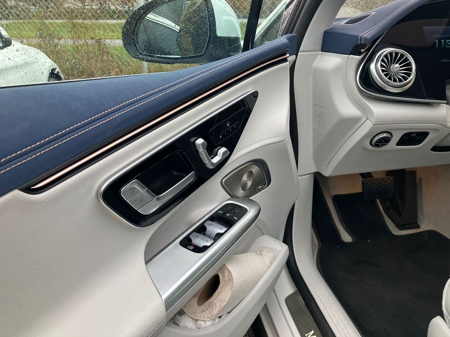 MERCEDES-BENZ EQE 2022