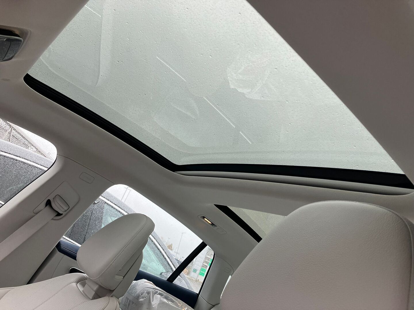 MERCEDES-BENZ EQE 2022