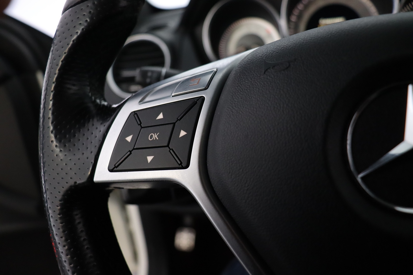 MERCEDES-BENZ C 2012