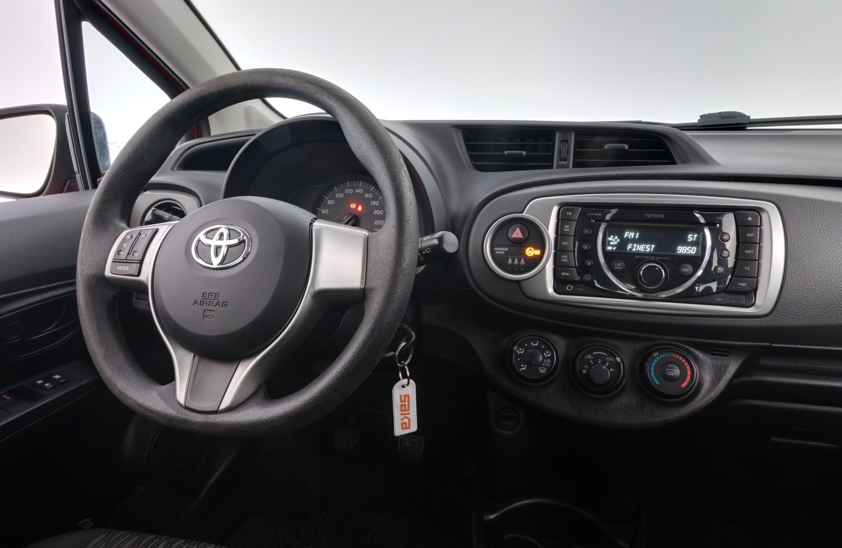 TOYOTA Yaris 2012