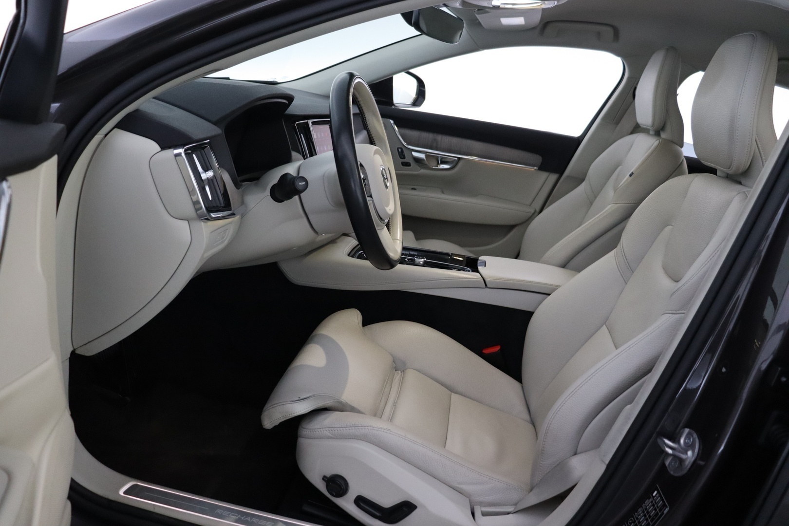 VOLVO S90 2023