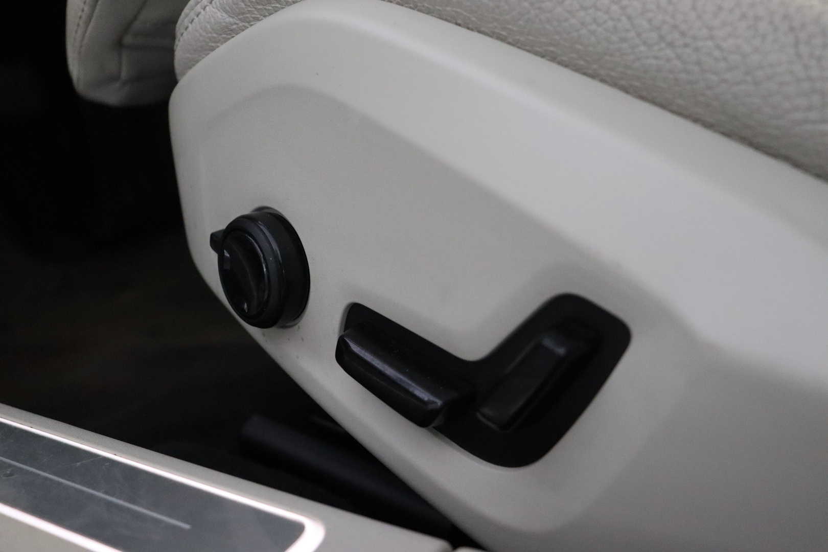VOLVO S90 2023