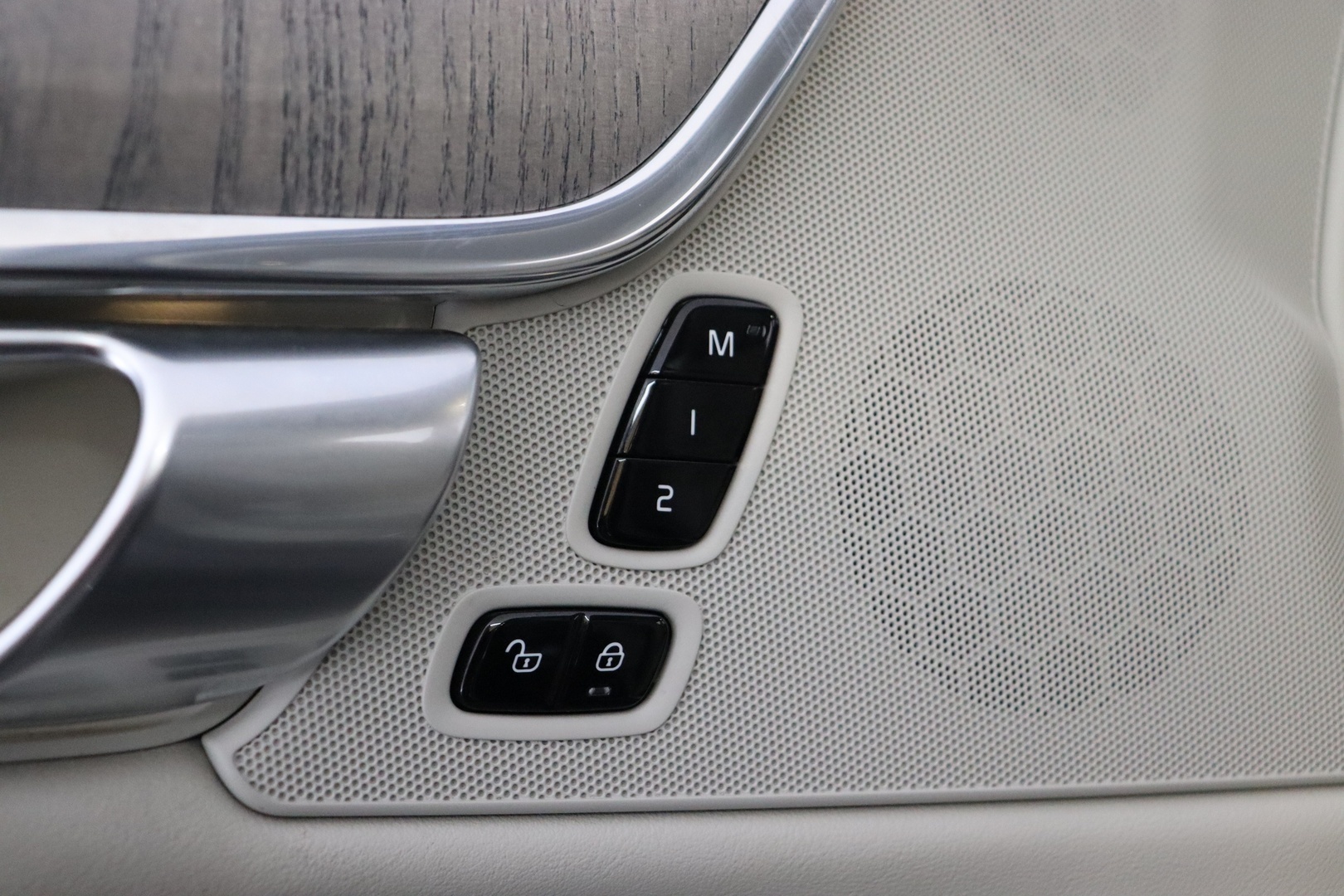 VOLVO S90 2023