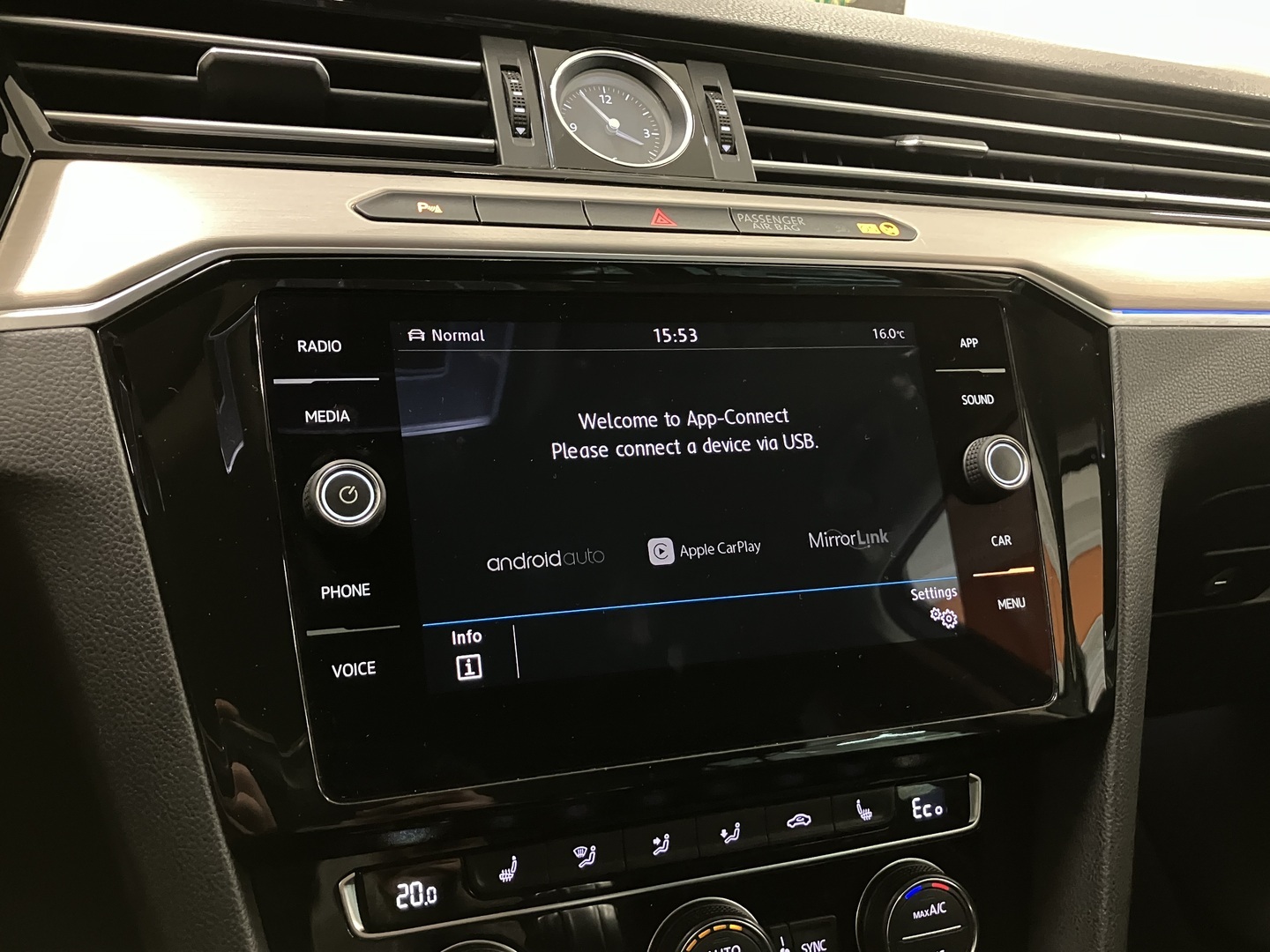 VOLKSWAGEN Passat 2018