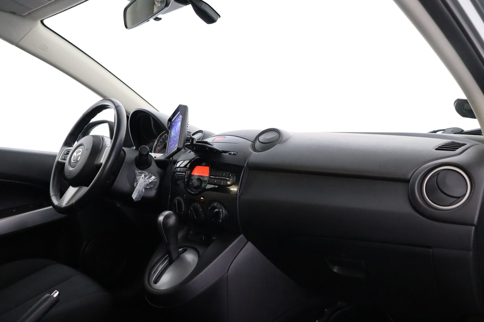 MAZDA 2 2012
