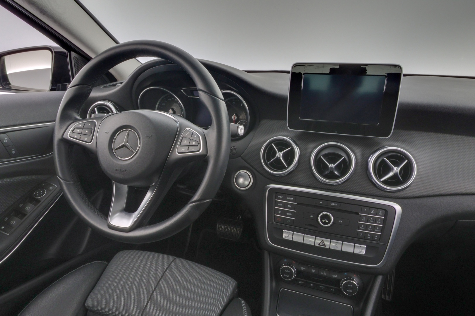 MERCEDES-BENZ GLA 2018