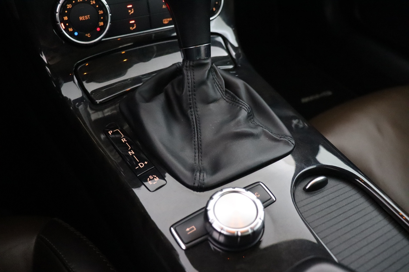 MERCEDES-BENZ SLK 2012