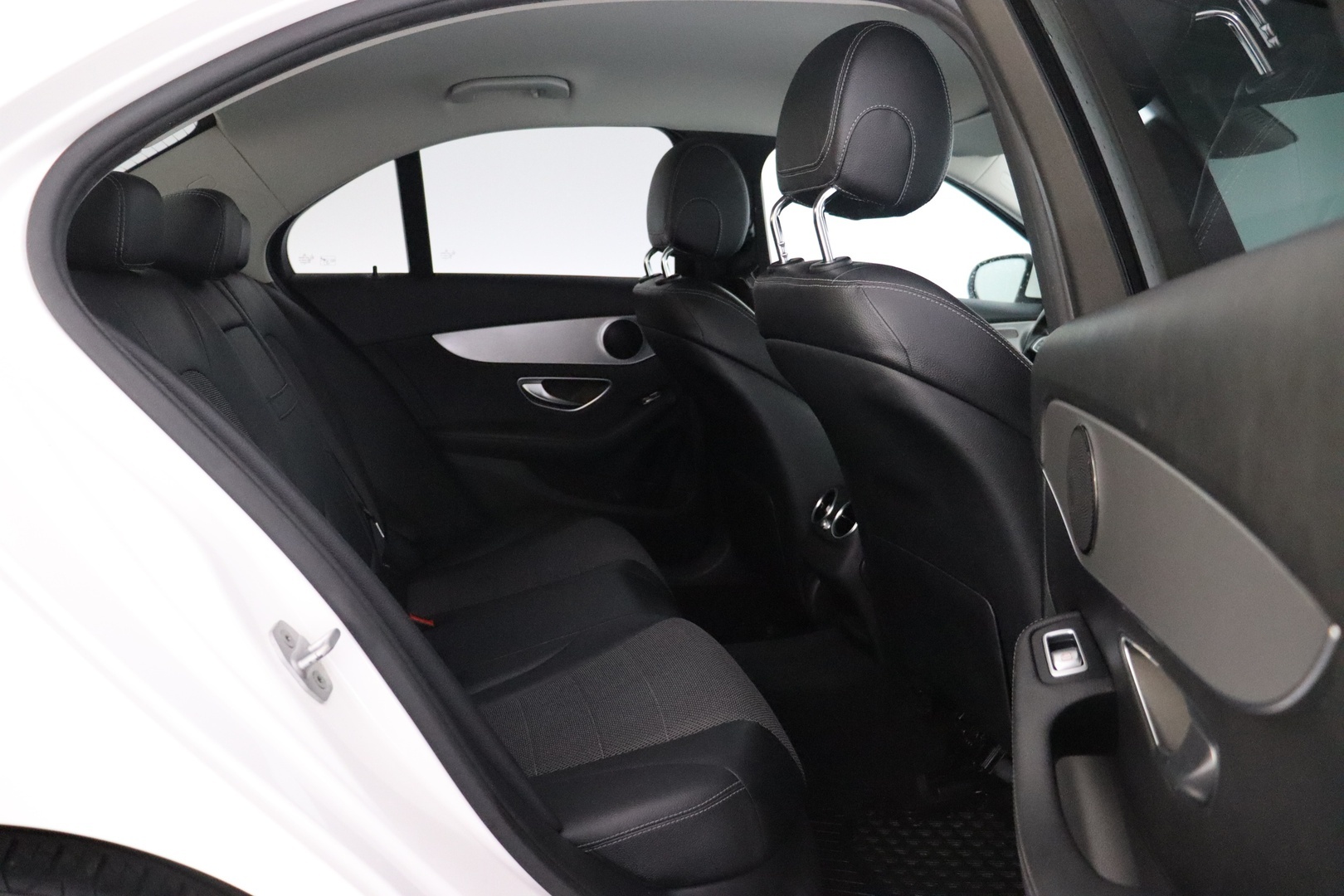 MERCEDES-BENZ C 2016