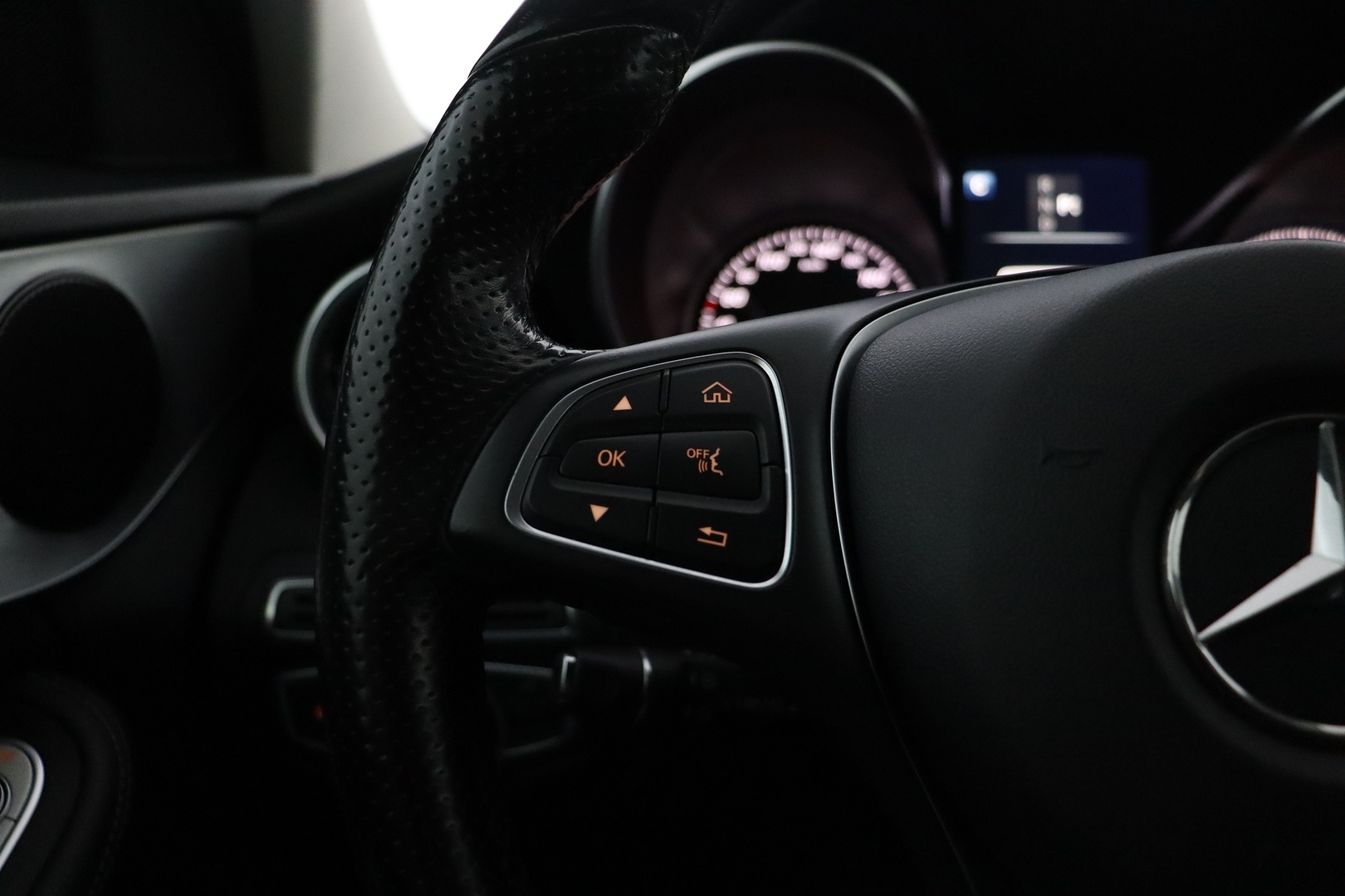 MERCEDES-BENZ C 2016