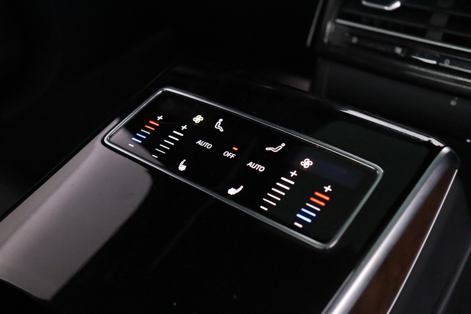 AUDI A8 2021