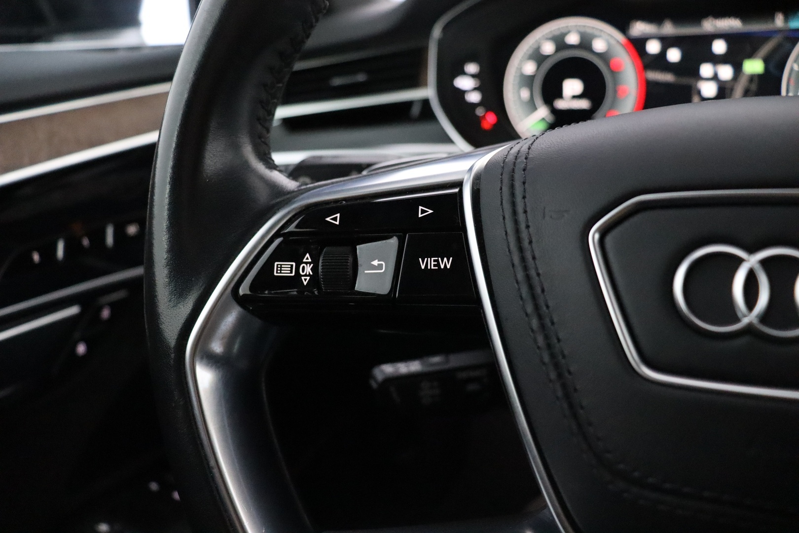 AUDI A8 2021